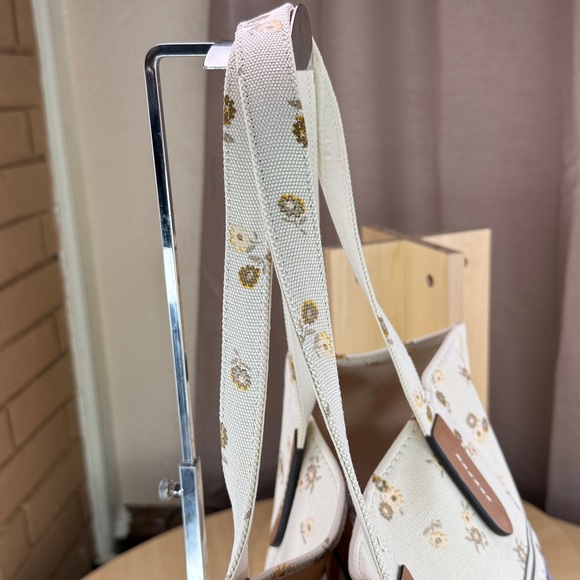 💥COACH - Tote With Rainbow Coach Badge - 110U482 - Picture 7 of 17